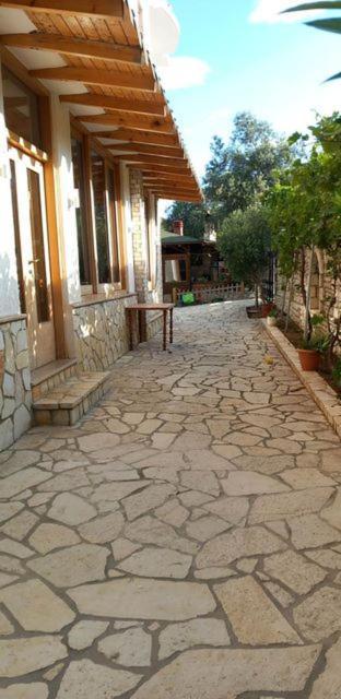 Irini'S Guesthouse เคพาโร ภายนอก รูปภาพ